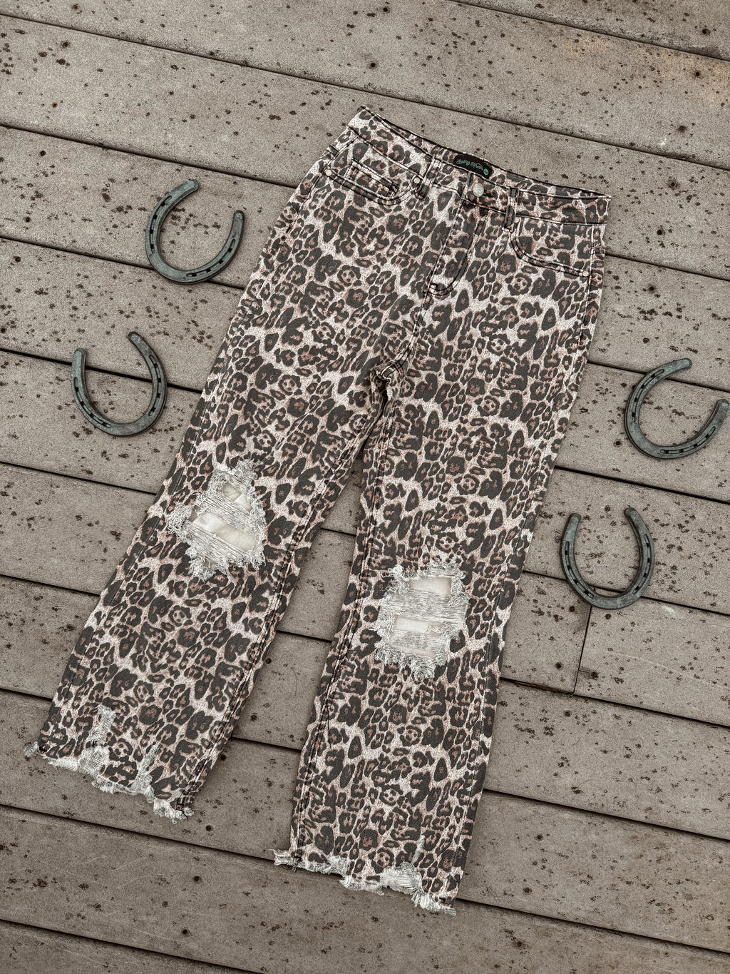 LUCKY LEOPARD DISTRESSED JEAN