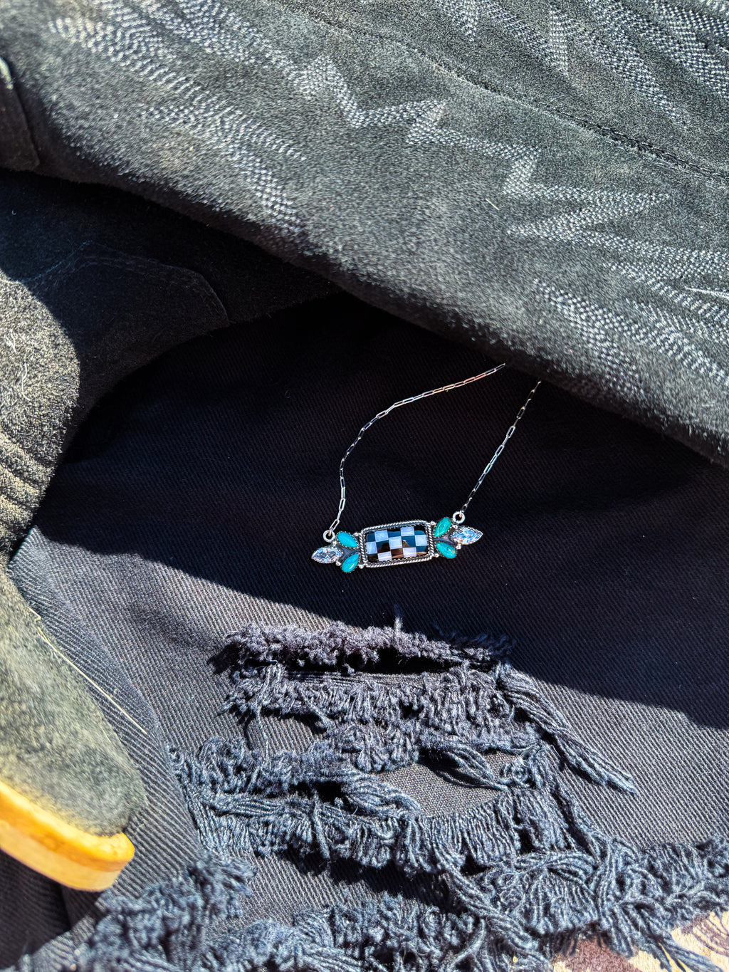 DESERT DRIFT CHECKERED NECKLACE