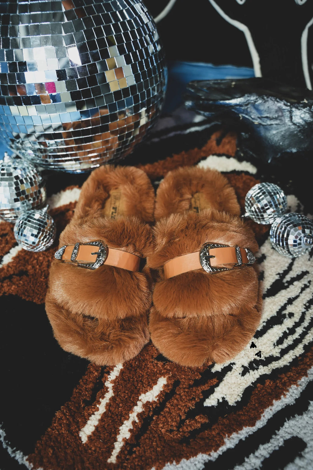 HOME BUCKLES *SADDLE