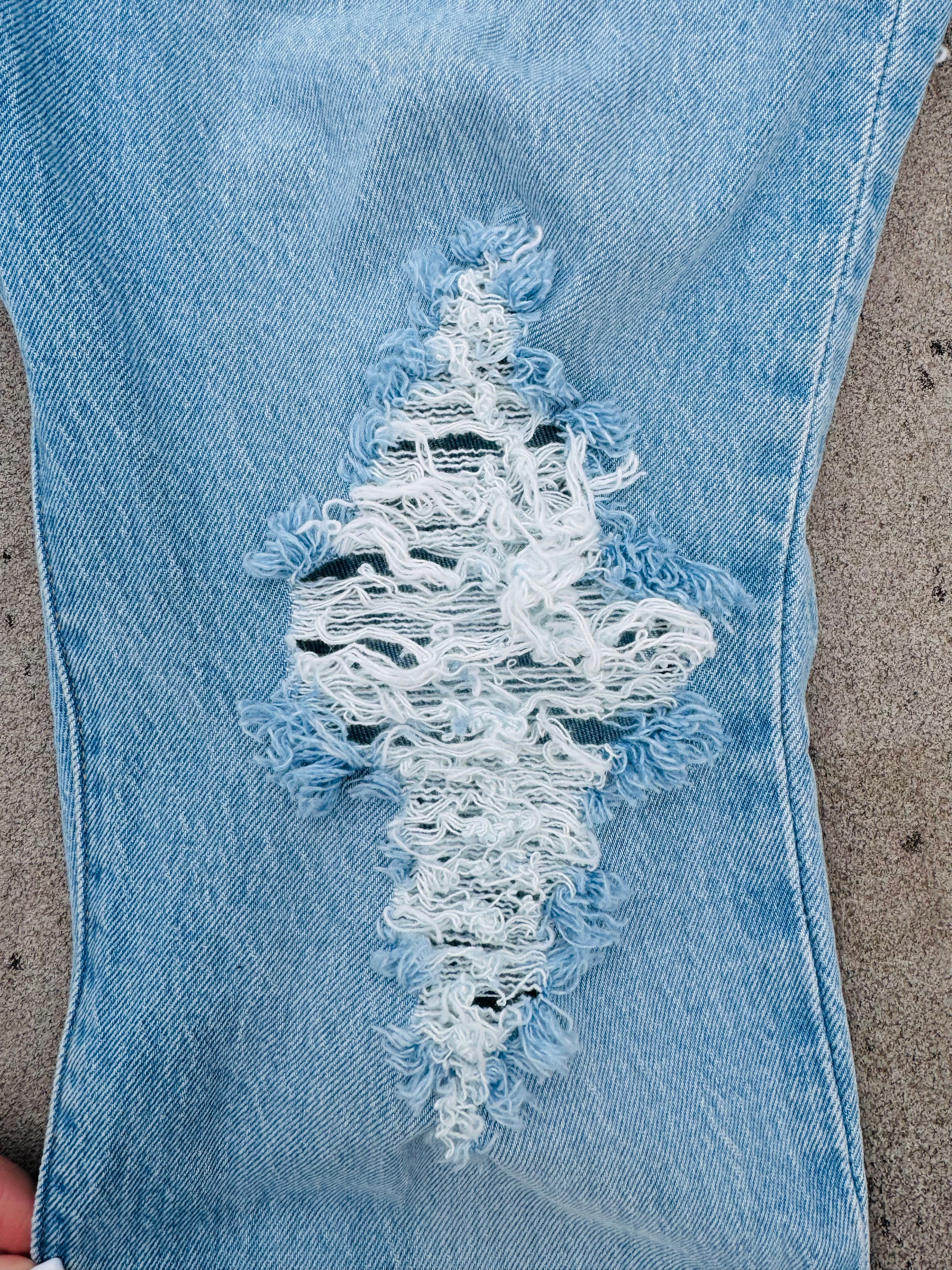 HAND-DISTRESSED 501 LEVI’S 26”