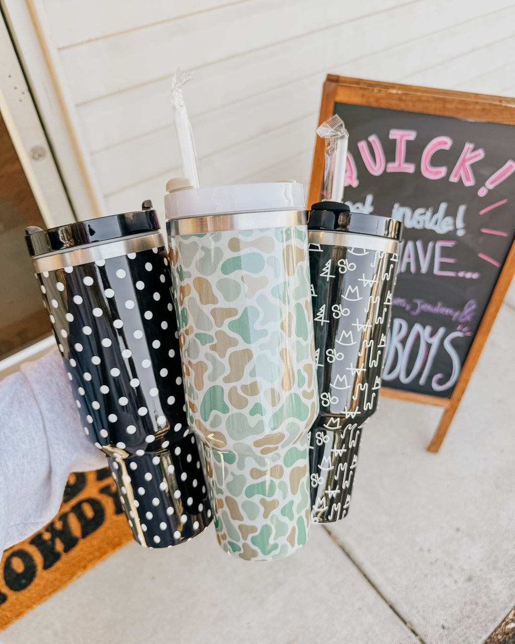 Turquoise Camo Tumbler  40oz