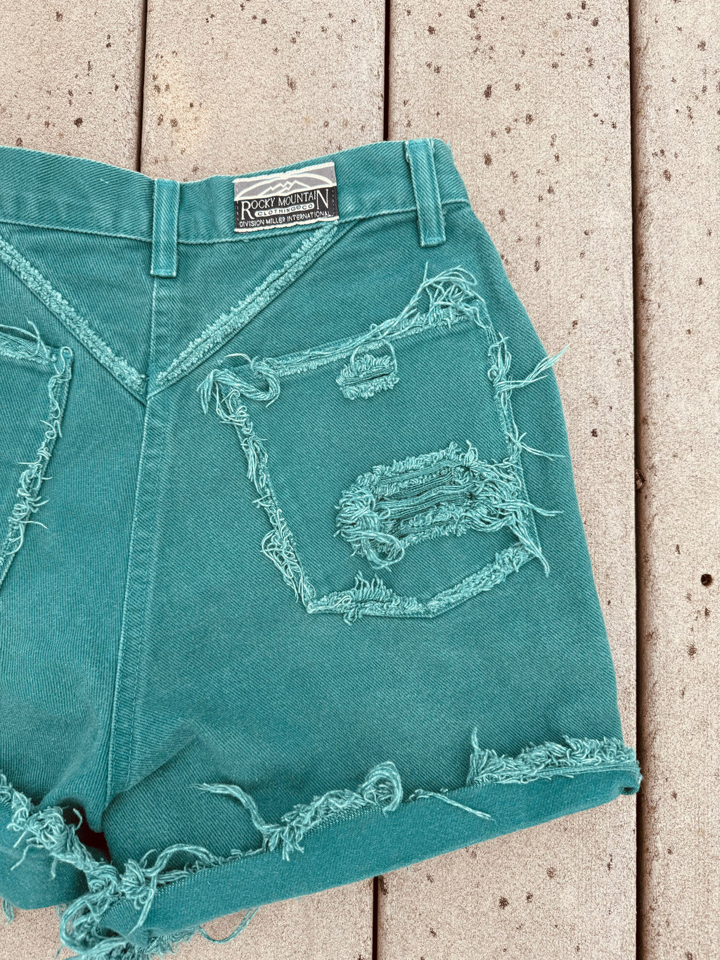 RODEOS & ROCKIES 22.5”